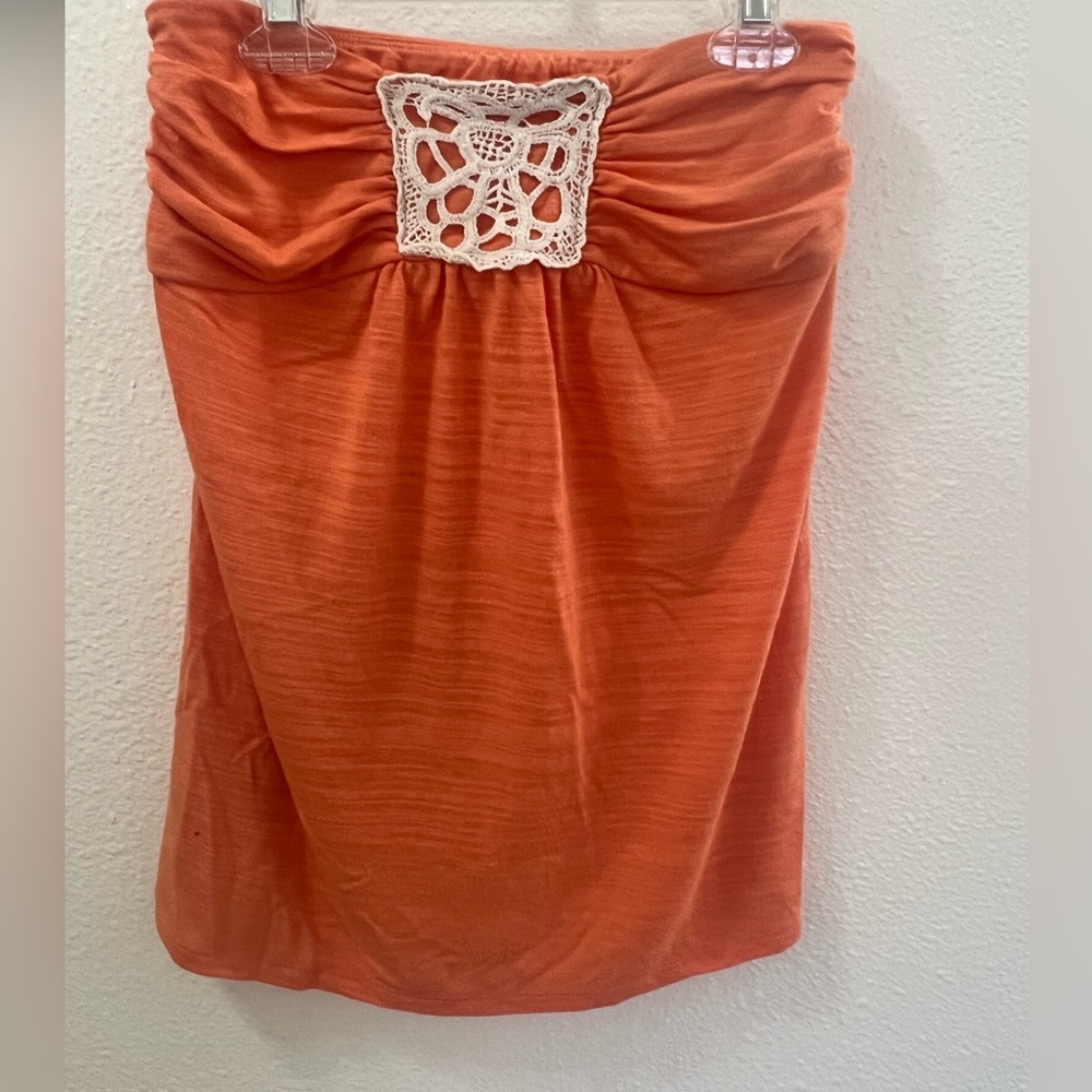 Women’s Strapless Top